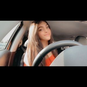 Meet your Posher, Alexis